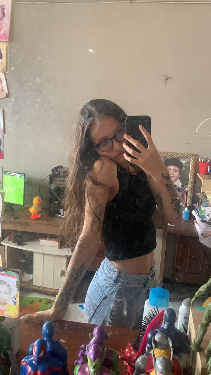 odeiololzeiros's tweet image. fotos q vc receberia se tivesse meu zap