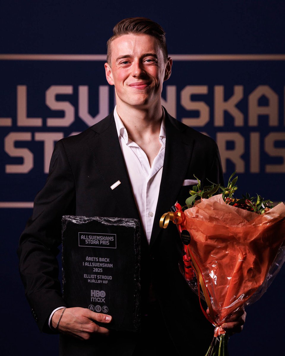 MjallbyAIFs's tweet photo. I gårdagens Allsvenskans stora pris tog Mjällby AIF hem hela fyra prestigefyllda utmärkelser!

• Elliot Stroud utsågs till Årets Back.
• Noel Törnqvist blev Årets Målvakt.
• Anders Torstensson tilldelades priset Årets Tränare.
• Agneta Rydell blev utnämnd till Årets Domarvän. https://t.co/9JFl8uSNZo