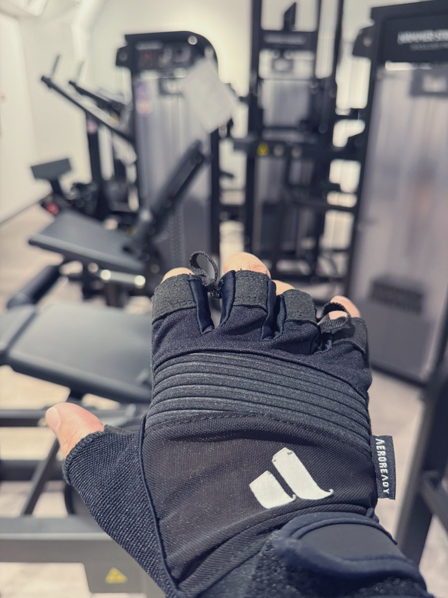 青春の地を再訪し感傷に浸っているわけにもいかないので未来の自分のために身体動かしてきた

ホテルから徒歩3分でエニタイム行ける東京は便利👍