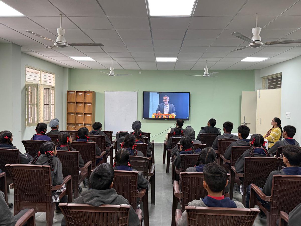 KBhikhiwind's tweet image. Implementation of Two Board Exams (Class X) – Session 2025-26
Based on the webinar conducted on 20th November 2025, a session was organized today at PM Shri Kendriya Vidyalaya BSF Bhikhiwind. Honourable Principal Smt. Vandana Tyagi, along with teachers and students, actively