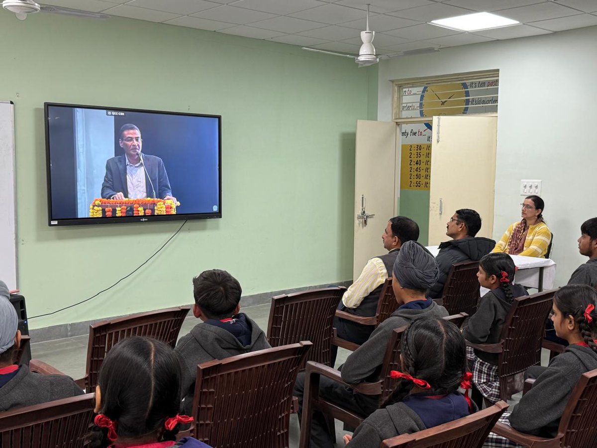 KBhikhiwind's tweet image. Implementation of Two Board Exams (Class X) – Session 2025-26
Based on the webinar conducted on 20th November 2025, a session was organized today at PM Shri Kendriya Vidyalaya BSF Bhikhiwind. Honourable Principal Smt. Vandana Tyagi, along with teachers and students, actively