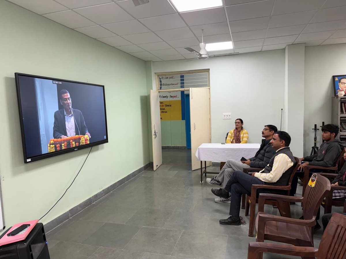 KBhikhiwind's tweet image. Implementation of Two Board Exams (Class X) – Session 2025-26
Based on the webinar conducted on 20th November 2025, a session was organized today at PM Shri Kendriya Vidyalaya BSF Bhikhiwind. Honourable Principal Smt. Vandana Tyagi, along with teachers and students, actively