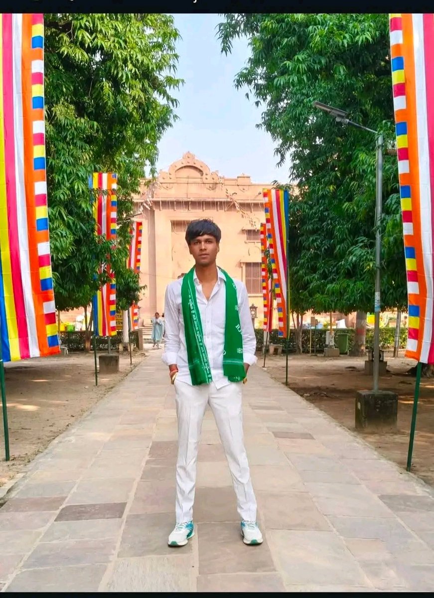 RahulYadav9347's tweet image. सारण छपरा मकेर प्रखंड फुलवरिया निवासी सुनील राय जी के 

पुत्र प्रेम यादव को  गोली मारकर हत्या कर दिया गया😌😌
जो सामाजिक और समाज के लिए लड़ाकू और होनहार लड़का था

विन्रम श्रद्धांजलि 🥲🙏🏻 #छपरा #Chhapra @RajivPratapRudy @NitishKumar #Niteshkumar @JitendraRaiMLA