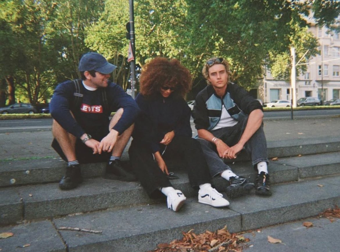 FilmUpdates's tweet image. Joseph Zada, Whitney Peak and Scot Greenan in new picture from the set of ‘The Hunger Games: Sunrise on the Reaping’