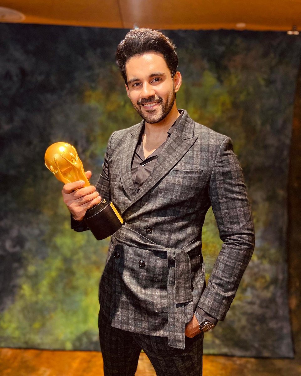 Rahulhuyrr's tweet photo. Won Best Debutant Actor Ott for Babli Bouncer 🙏🏻❤️

Mehnat Cha Rabb Vasda @Humarabajaj6  "Rab Rakha" 🙌🏻🧿

#AbhishekBajaj #SherDilFam https://t.co/4EfWTNH6xr