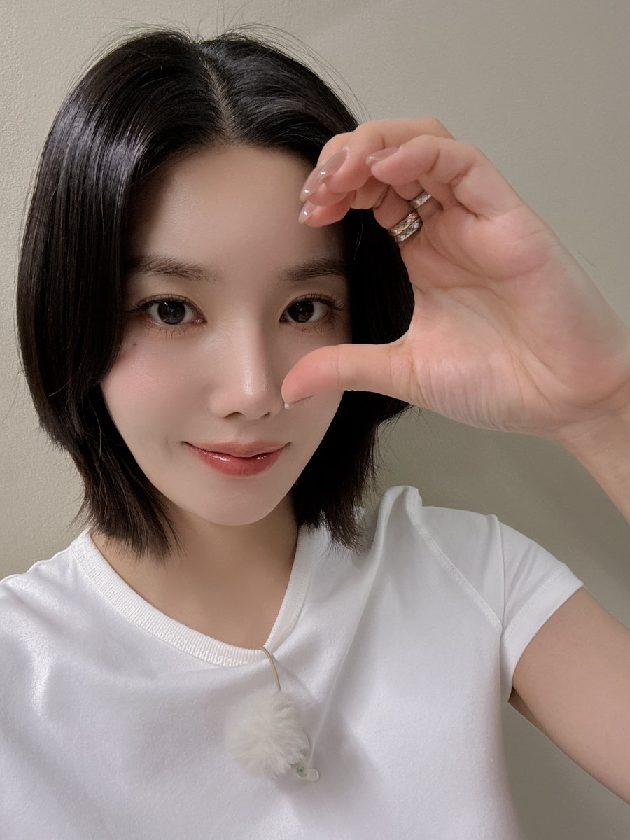 KWONEUNBI's tweet photo. [💡] #루비 여러분!
#은비 가 출연하는 
디즈니+ #으라차차멸치캠프 가 공개되었습니다.

<으라차차 멸치캠프> 지금 스트리밍 중 🐰

#권은비 #KWONEUNBI https://t.co/Xdk9pUlleV