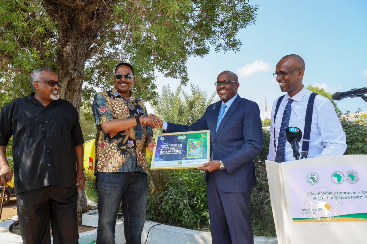 DrWorkneh's tweet image. Today in Djibouti, I handed over five new vehicles to the Djibouti Postal Service, with support from @AfDBgroup.
This is a strategic investment to strengthen Member State capacity — improving last-mile delivery, enhancing service efficiency, and supporting the digital postal…
