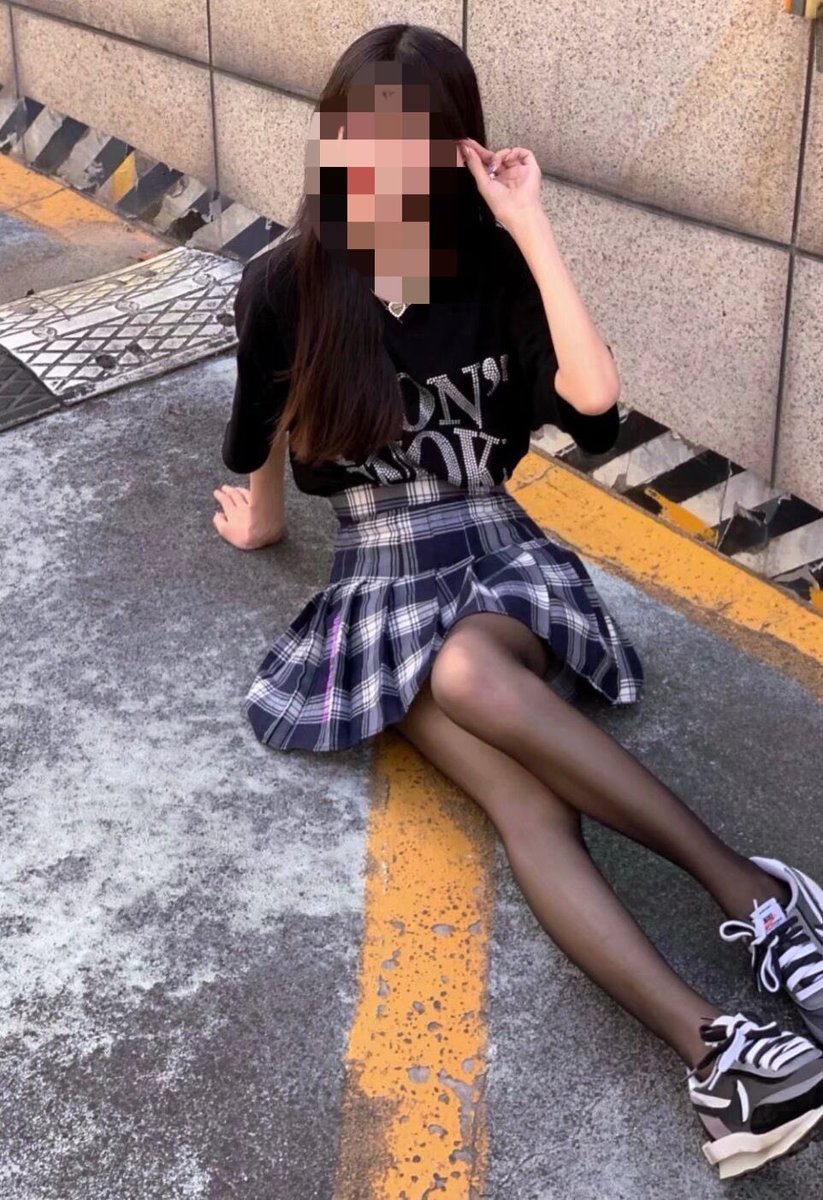 感觉自己像女高 谢谢我的好舍友拍的人生照片