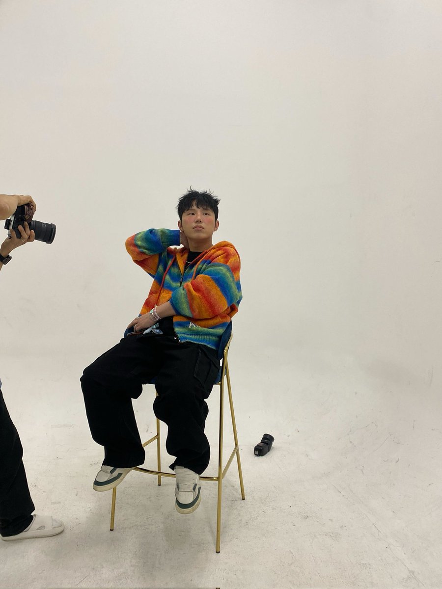 DeptFrance's tweet photo. Dept prépare ses nouvelles photos de profil pour l'année 2026 ! 

Vous préférez le look en couleur ou en noir?🤭

Vous pouvez le retrouver sur son canal Instagram : 
🔗https://t.co/I9kt0STTIc

#Dept #뎁트 https://t.co/5wSZ3ywbYJ