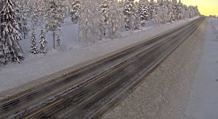 Weerliefhebber's tweet image. IJzig koud in het noorden van Europa. In Noorwegen daalde de temperatuur, voor het eerst deze winter tot iets onder de -30 graden. 
#Winter #Kou #Noorwegen #Gielas