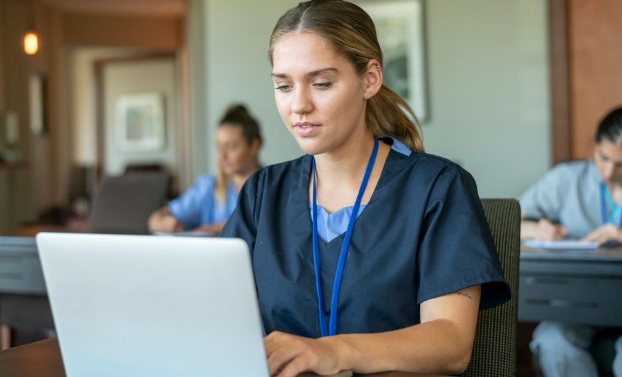 med_indonews's tweet image. Under 50% of new GP training places filled by Irish-educated graduates

bit.ly/4qTkf35 

@ICGPnews @IMO_IRL @WalleyRay #generalpractice #GPtraining