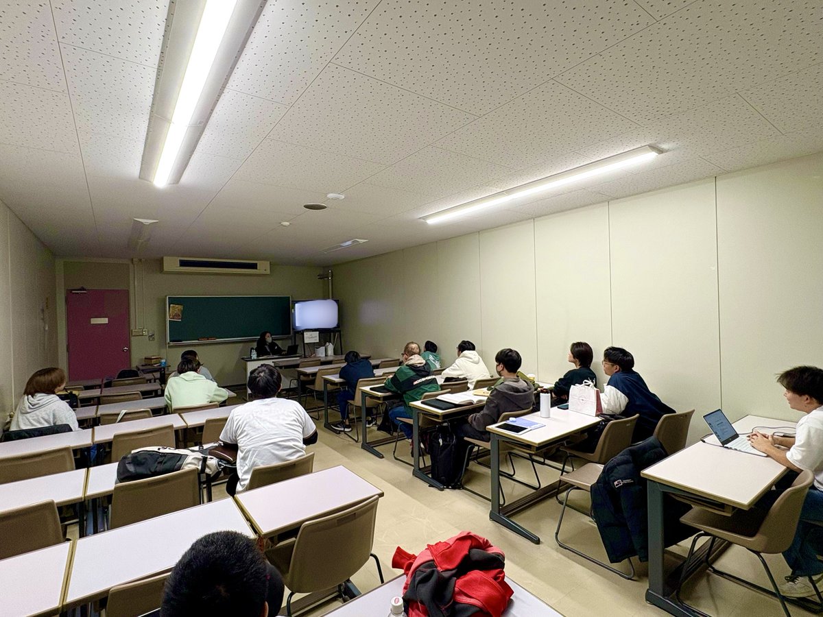 Tokai_Egyptian's tweet image. 本日の活動！

今回も勉強会です！今日は院生による発表で、分野は古代エジプトでした！とても勉強になりましたね。特に棺の説明は非常に興味深くみなさん夢中になっていた様子も…💭

今後の活動にも活かしていきましょう〜！