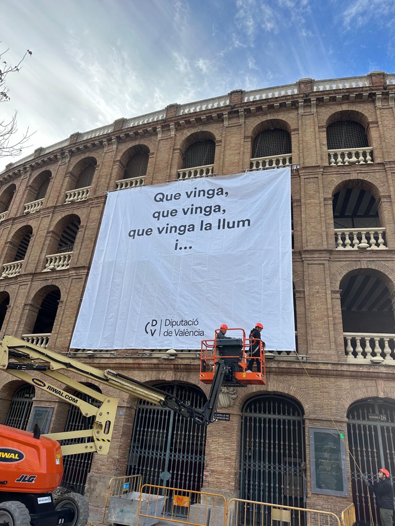 PEPETODOLI's tweet photo. La cançó de la llum… https://t.co/qh24m3k7Ee