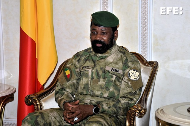 Mali, gobernado por una junta militar desde 2020, afronta una escalada de la violencia yihadista que afecta a los corredores de suministro y amenaza con asfixiar a Bamako, en un contexto marcado por el vacío de seguridad, el estancamiento político y el aislamiento internacional.
