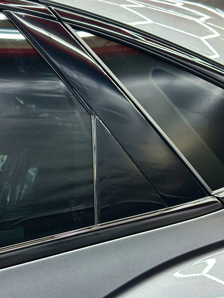 11/16
Audi Q3 S-lineスポーツバック

✓XPEL Ultimate Plus
    A,B,Cピラー・リアドアカップ

✓タッチパネルキーパー

新車の納車後、ご入庫頂きました。
ピラー系は、ヘッドライトと同じくらい
ご用命を頂きます。

ピアノブラックのお車も多いので
傷を付けないように貼ることをオススメ