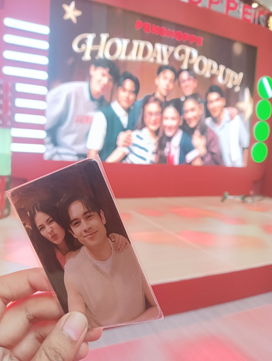 balahuraaa26's tweet image. Let your dreams glitter like stars guiding you toward greatness 

AZRALPH BROWN EYES COUPLE