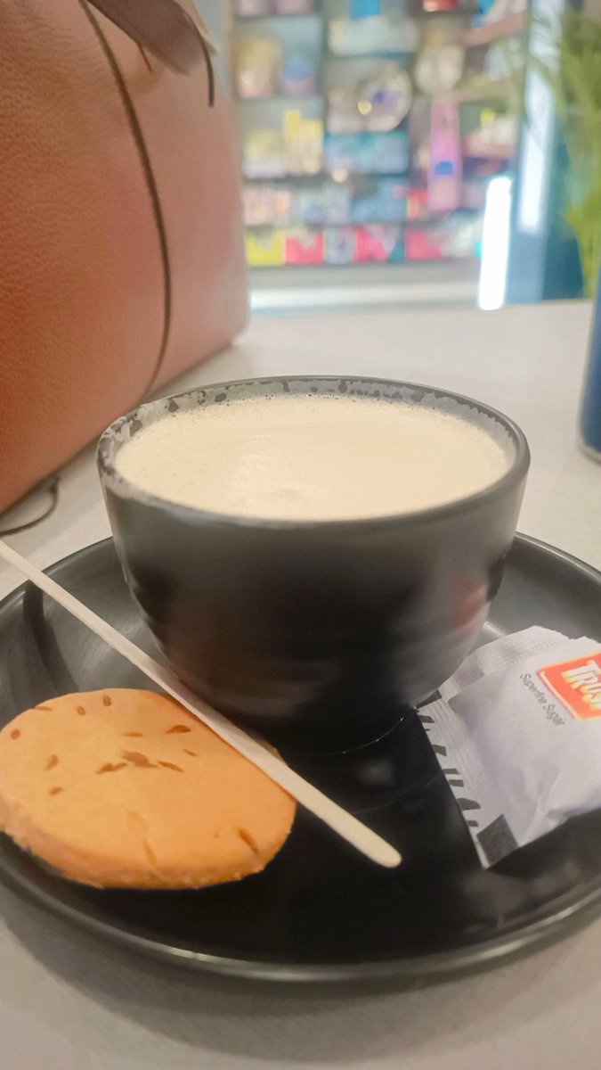 पापा के साथ बिताया हुआ वक़्त… सबसे बड़ा सुकून होता है.
पूरा दिन hectic हो चाहे कितना भी काम हो, पर पापा के साथ दो पल बैठना ही दिल को reset कर देता है.
जिंदगी का असली wealth यही moments हैं… बाकी सब तो temporary है
आपका सबसे अच्छा वक्त किसके साथ गुजरता है?