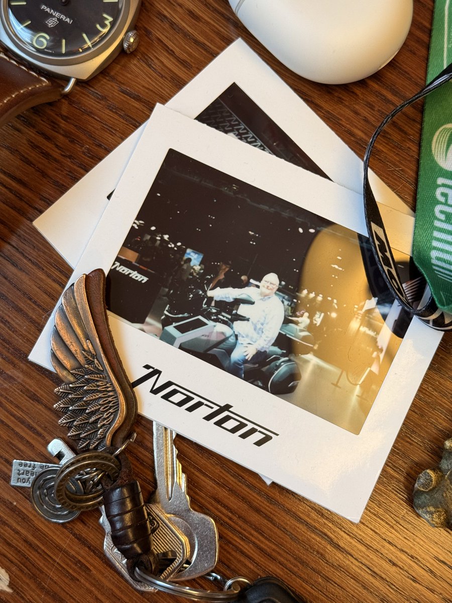 mototingle's tweet image. Sun’s barely up but my motor heart’s already red lining. Keys, coffee and I’m chasing the roar to #MotorcycleLive. Ride it, live it, love it. 🏍️⚡️ #RideLife #MCL25 @Norton_Moto