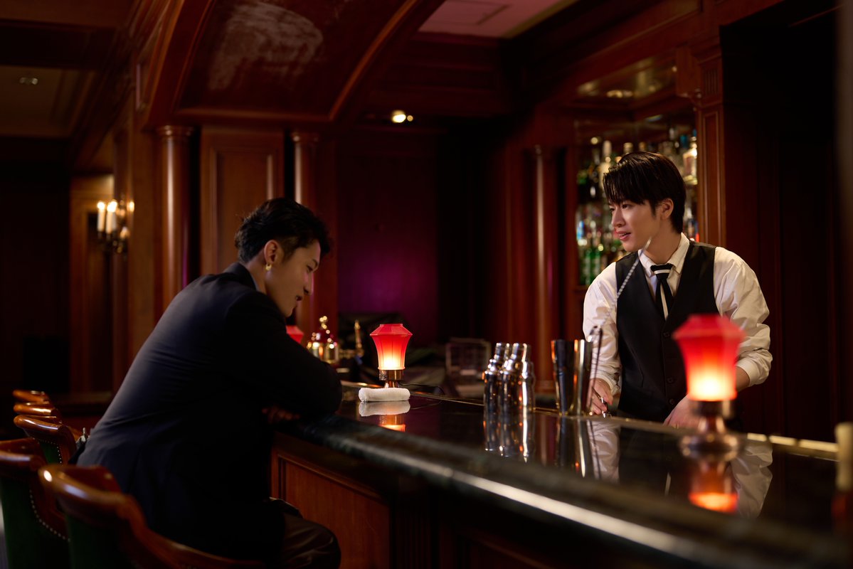 SN__20200122's tweet photo. "Symmetry"MV Behind cut💈🥃

#SnowMan #Symmetry #音故知新
#岩本照 #深澤辰哉 https://t.co/KikkJMxqMf
