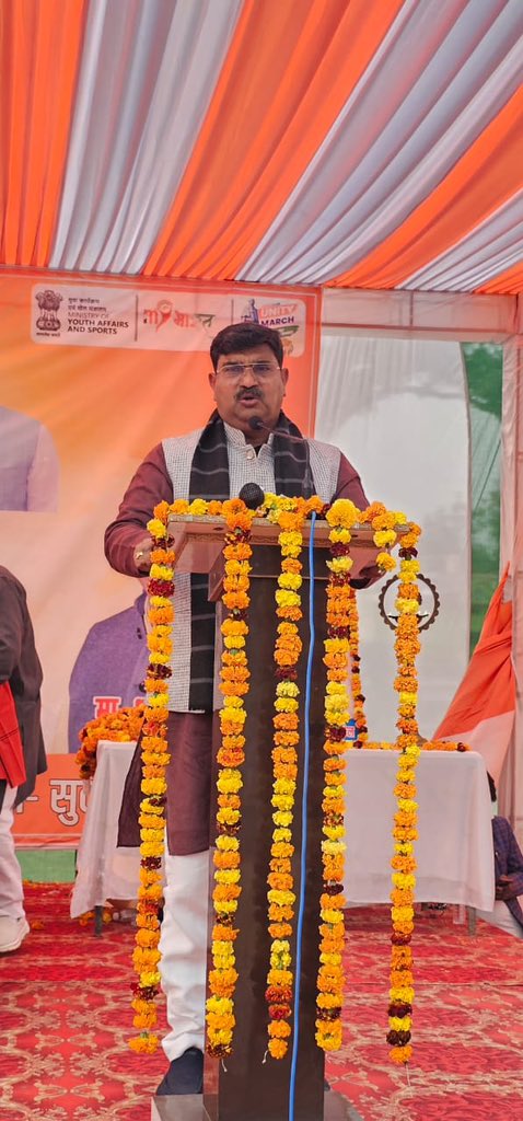 idharampalsingh's tweet image. आज सुल्तानपुर जिले की कादीपुर विधानसभा में सरदार वल्लभ भाई पटेल जी की 150वीं जयंती के अवसर पर आयोजित #एकता_यात्रा को संबोधित किया।

#RunForUnity #SardarPatel #BJP