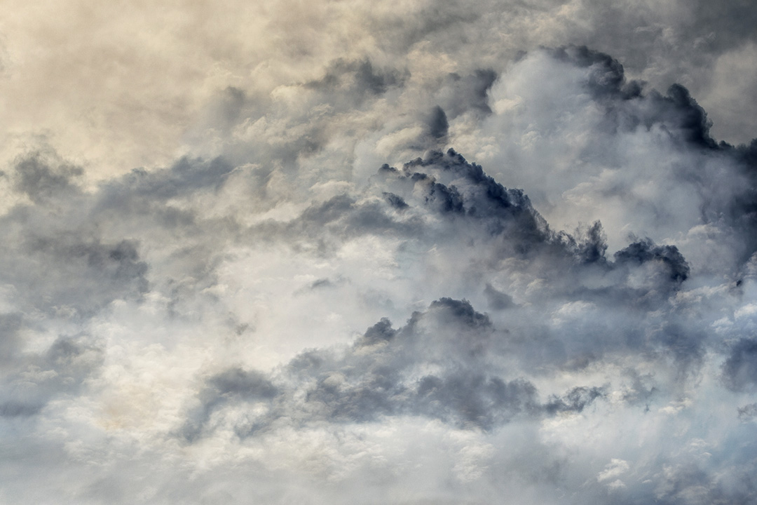 Chaumont_Loire's tweet image. 📸 Chaumont-Photo-sur-Loire - Dès le dimanche 23 novembre
Santeri Tuori (Finlande) explore le temps et la perception : le ciel devient matière en perpétuelle réécriture, suspend le regard et transforme le réel 🌥.
Représenté par plusieurs galeries. 📸 S. Tuori