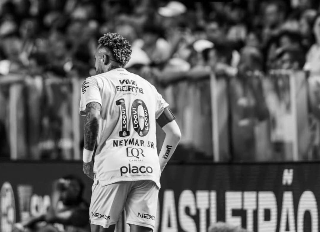 الاسطورة نيمار ستوري IG: 

ملاحظة: أعتذر عن ركلة الجزاء… هناك معايير مختلفة لدرجة أنني لا أعرف ماذا أقول، فقط أتقبل!
المعركة لا تتوقف، هيا يا سانتوس!!
🖤🤍