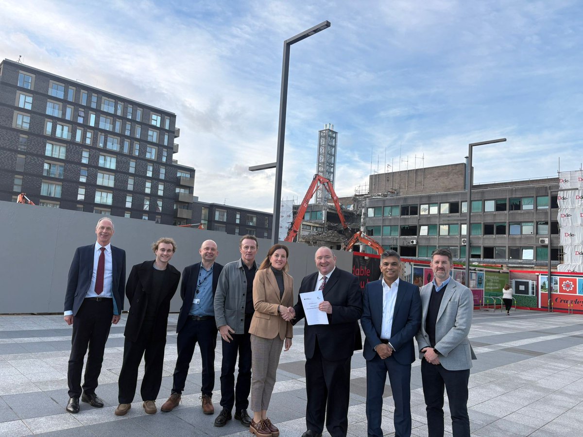 crawleybc's tweet image. We have appointed leading urban design and planning consultancy Farrells, supported by Iceni Economics (viability) and Core5 (cost consultancy), to develop a regeneration and delivery plan for the eastern side of Crawley town centre. 
Read more: orlo.uk/P7Bzl