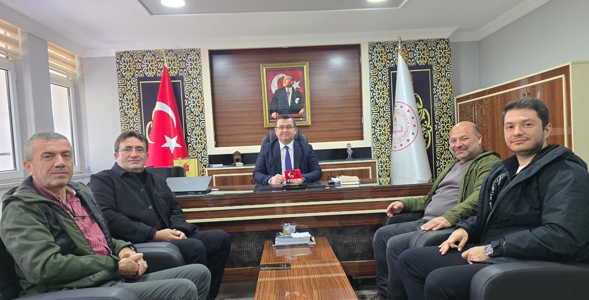 Ordu Rehberlik ve Araştırma Merkezi Müdürlüğünde görev yapan İbrahim Resuloğlu, İsa Hanilçe, Göktuğ Çiçek ve Güney Er, İlçe Millî Eğitim Müdürümüz Onur Bekyürek’i ziyaret ettiler. Müdürümüz, nazik ziyaretlerinden duyduğu memnuniyeti ifade ederek kendilerine teşekkür etti.