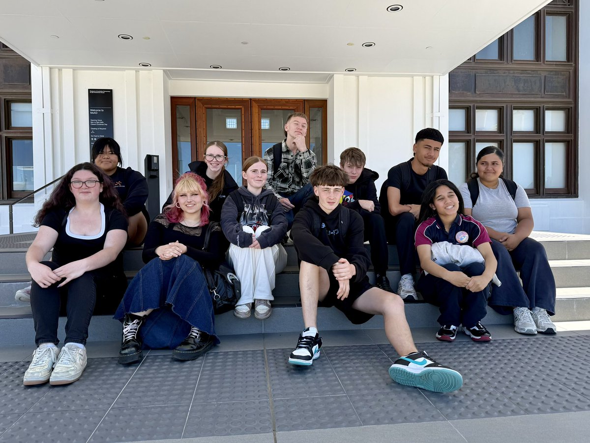 ChifleyCSC's tweet image. Our Year 9 &amp;amp; 10 student leaders spent 3 days venturing around Canberra, learning all about Australia’s history, democracy and ways we can honour our past. A full itinerary including Parliament House, the Electoral Commission, National Museum, Questacon and the War Memorial. 🏛️🗳️