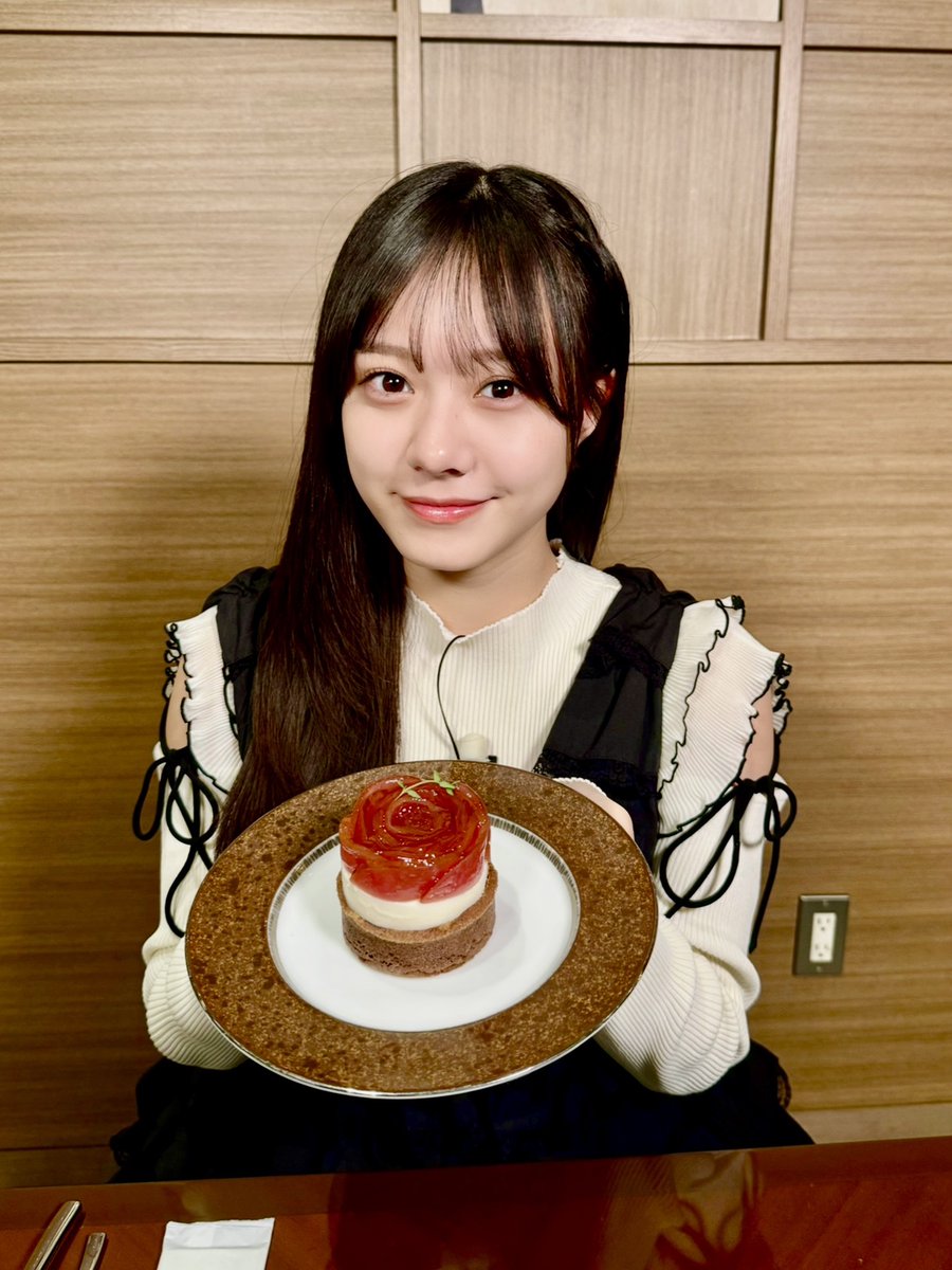 あす21日(金)の #イマドキ は…
ハマる禁断のおいしさ🥧秋限定のりんごスイーツ🍎を #仲村悠菜 ちゃんが紹介✨

毎日完売！りんごをバラ型にしたタルト🌹やキャラメリゼしたリンゴをトッピングしたクロワッサン🥐などが登場🥰

6時50分過ぎに放送予定📺
#めざましテレビ