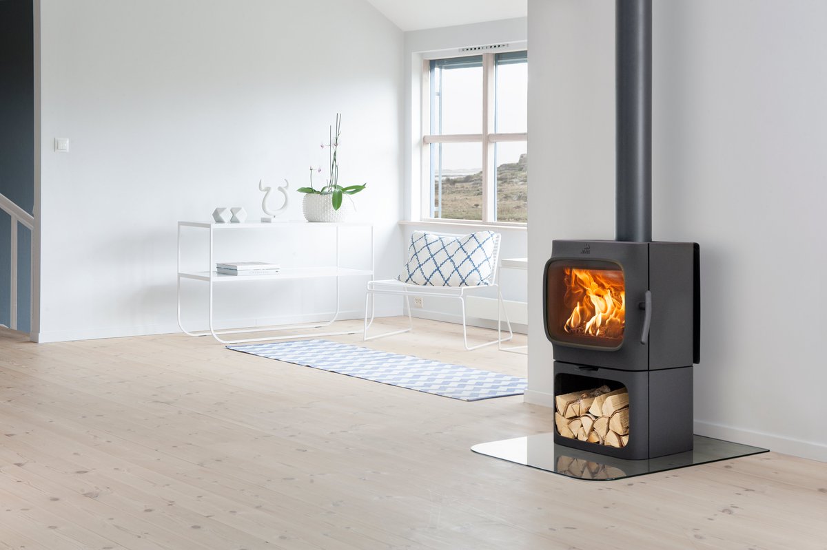 jotulsk's tweet photo. Moderné liatinové kachle #Jotul F 305 R B

🔥 Čisté spaľovanie CB (ekodizajn)
🔥 Kvalitná nórska liatina
🔥 Externý prívod vzduchu
🔥 Veľké ohnisko s moderným dizajnom
🔥 Nádherný výhľad na oheň
🔥 Praktický popolník
🔥 Úložný priestor na drevo v podstavci

#jotulky #jotulf305 https://t.co/sLVbCrXpbJ