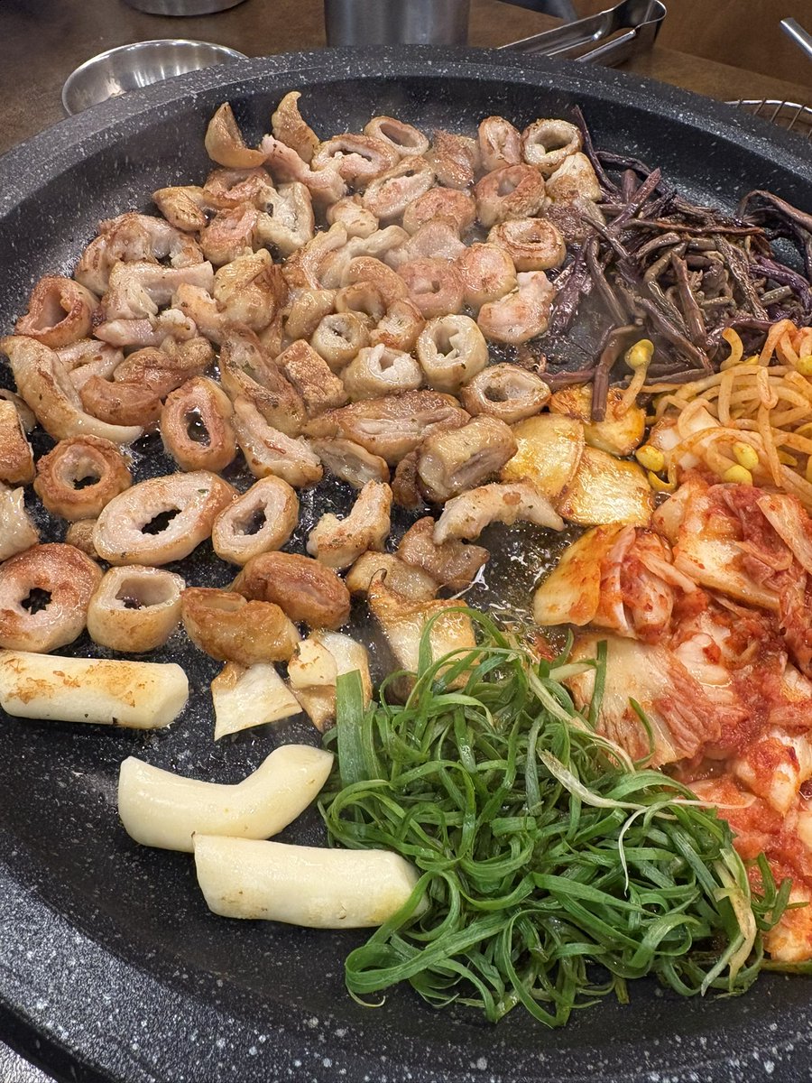 ohmayot's tweet photo. 막창먹어요🫰 https://t.co/JTvlKP4Hun