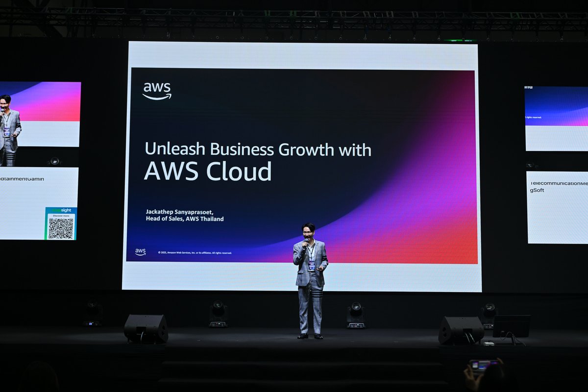 digitechaseanth's tweet image. Transform Your World with Innovation 🔥
Last day tomorrow — 21 Nov 2025!
Don&apos;t miss it out!
Hall 7-8 | 10.00 - 18.00 Hrs.
📍 IMPACT Muang Thong Thani

#DigiTechASEAN2025 #AIConnect2025 #TechEvent