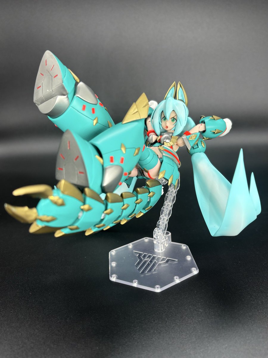 気焔万丈！ジンオウアイリス完成

コトブキヤのアイリスが発売する前に完成して良かった😭
帯電状態でのカラーで塗装しました

#ジンオウアイリス
#ロックマンXDIVE 
#コトブキヤ