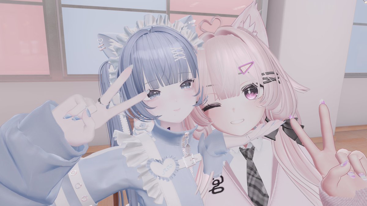 gosai_yo_jo's tweet image. 11/9は #電脳青春文化祭 DAY2の第7インスタンス行ってきた！
MUTADOLLでは、ななちゃんにパフェ食べさせてもらった～！炙りカルビゲームも練習しなきゃ…！
Ravissaではだいすさんやナノノートさんとお話して過ごした！途中人少ない時は二人に挟んでもらえていい体験できたな…！
本営業も行きたい！