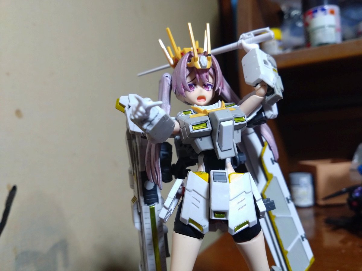 NOLOSER1020's tweet image. 「まーた身体のパーツ新しいのに変えるって………ジュンのやつ……まぁ動きやすくなったから良いか」
という事で前に作ったホワイトライダーちゃんことエナちゃんをリメイクしましたー少しは女の子らしくなったかな？
#ガンプラ 
#30MS 
#MS少女 
#美プラ