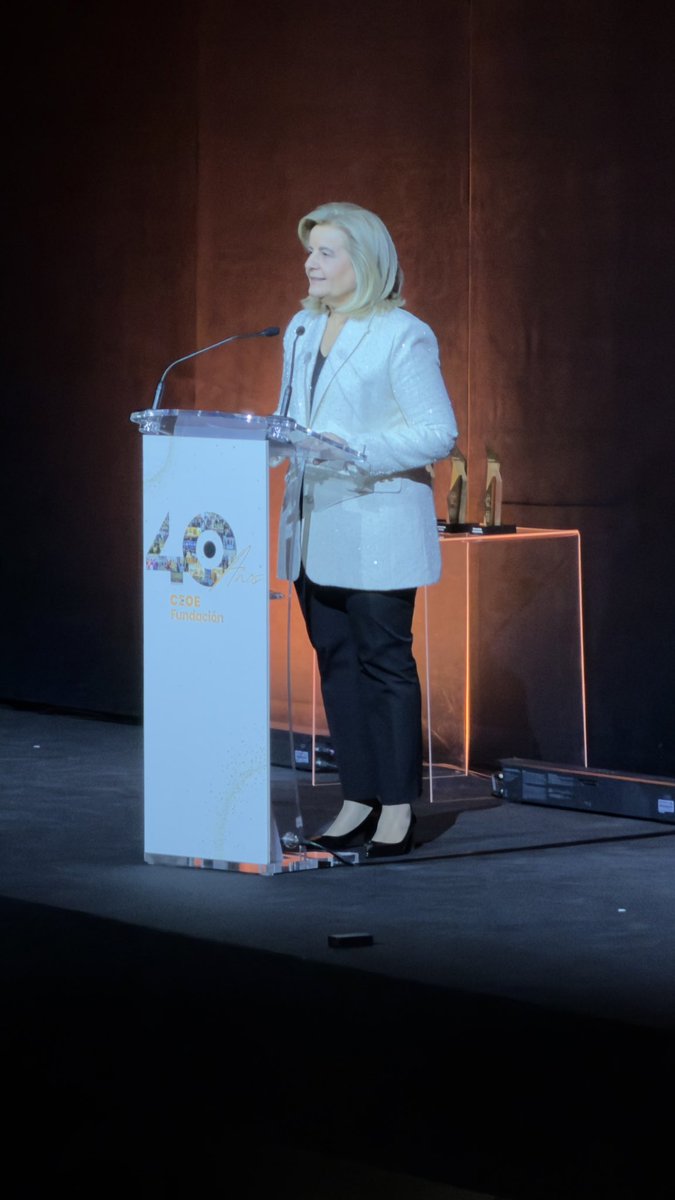 Grande la <a href="/Fundacion_Ceoe/">FundacionCEOE</a> por su 40 aniversario, pero sobre todo por su labor. Han compartido maravillosos ejemplos de impacto y transformación. Precioso evento presidido por S.M. la Reina de España. 

Felicidades a <a href="/fatimaempleo/">Fátima Báñez</a> y a la Fundación.