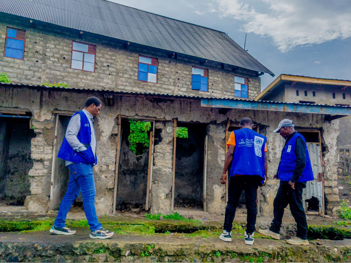 focusdroits's tweet photo. Jrn de #toilette
#FDA, avec l’appui du @PNUDRDC, a évalué l’état des toilettes à #Sake, #Shasha, #Bweremana et #Matanda pour leur réhabilitation afin d’améliorer l’hygiène.
Sensibilisation de masse menée pour promouvoir des pratiques d’assainissement sûres et protéger la santé. https://t.co/Gg7elKhuP6