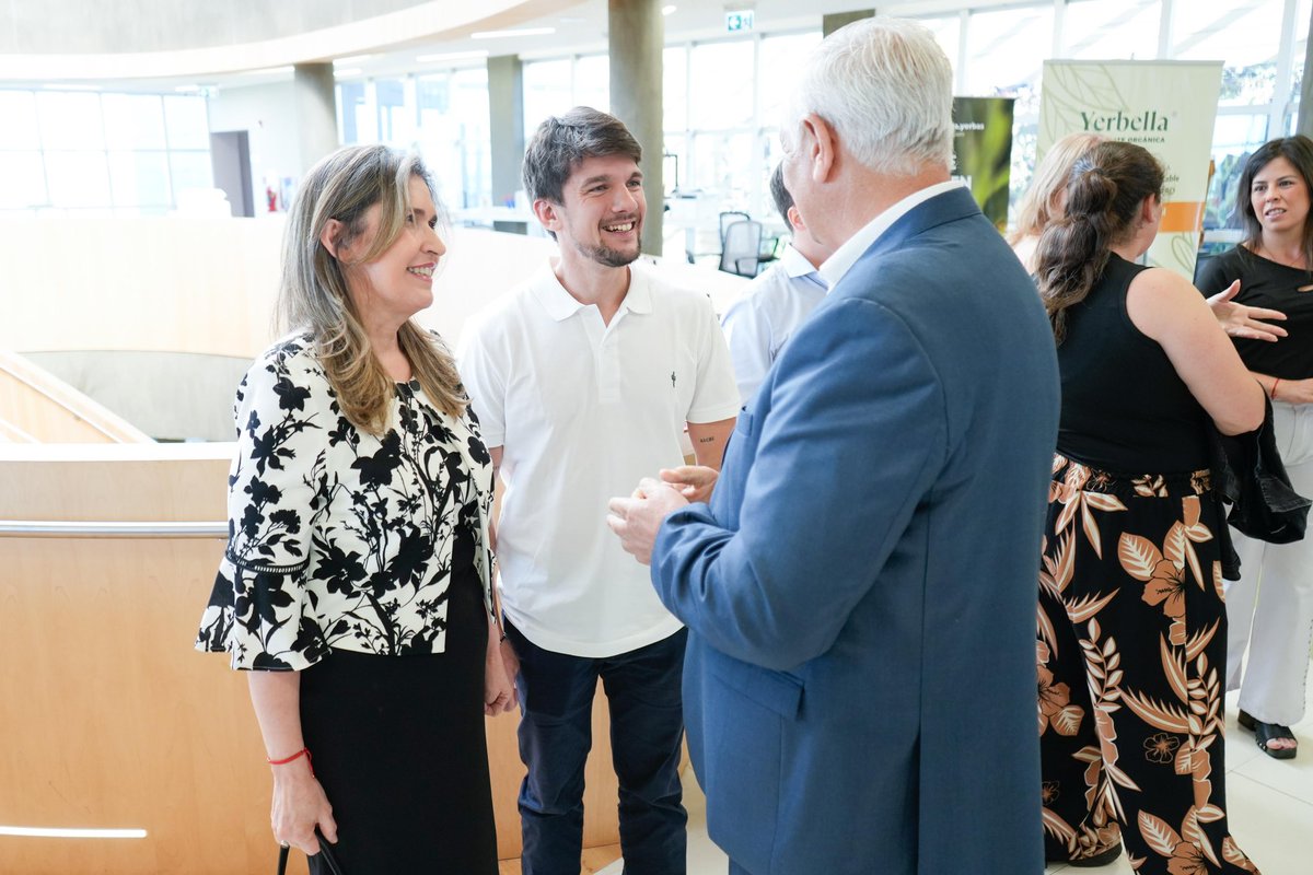 Participé de la entrega de premios de las “Mujer Empresaria Misionera”, un reconocimiento que celebra el talento, la dedicación y la visión de tantas mujeres que lideran PyMEs y generan oportunidades en toda nuestra provincia.

Fue un encuentro inspirador en el Silicon Misiones,
