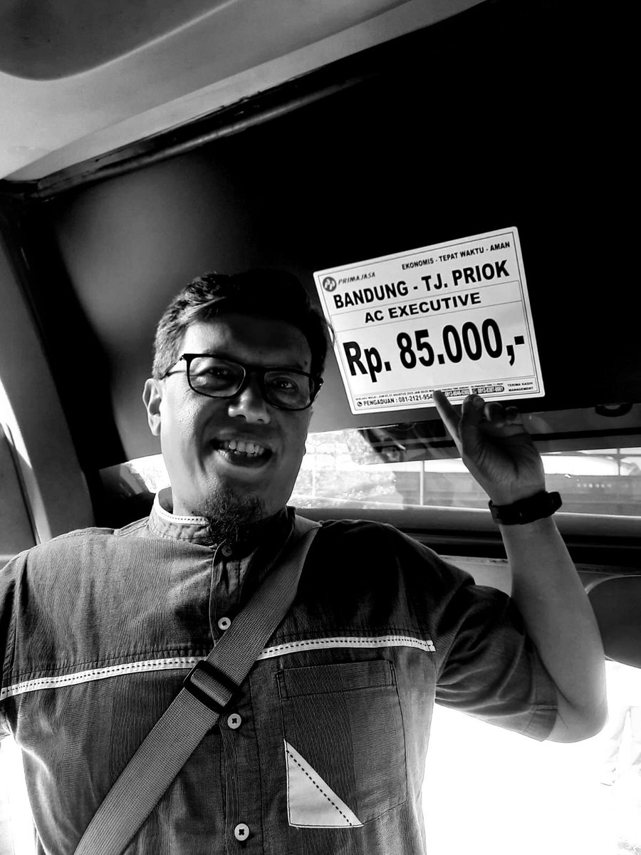 adesaefulazis's tweet photo. Sekedar ngantar ke terminal. Bandung Leuwipanjang ke Tanjung Priok dibandrol 85 ribu saja. https://t.co/t7gha39y44