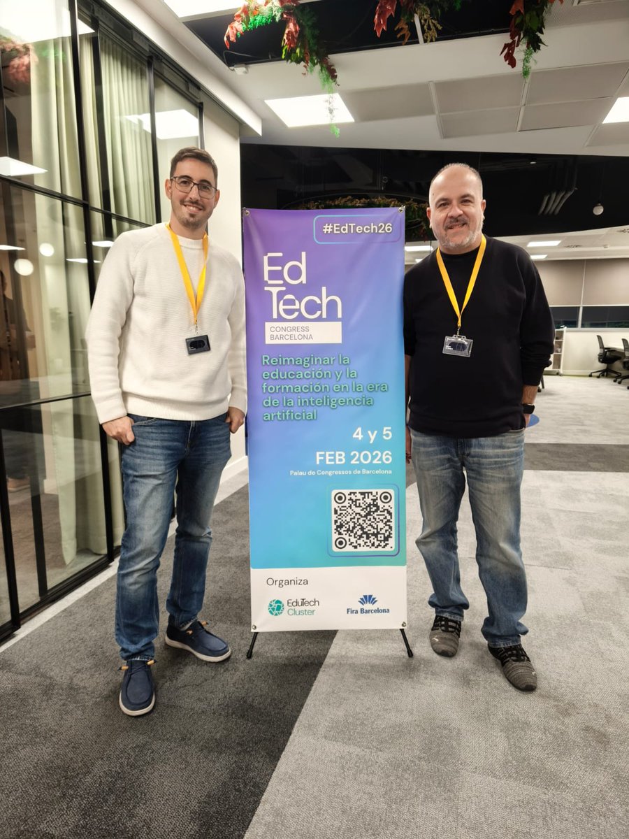 marc_gudel's tweet photo. Ayer tuve el inmenso honor de inaugurar con mi charla "De la tiza a la realidad aumentada" el taller de @limitlesseduapp🚀dentro del programa "Exploremos entornos inmersivos" organizado por @EdutechCluster  en las oficinas de @NTTDataSpain en Madrid. ¡Una experiencia fantástica! https://t.co/3j2yp2idHF
