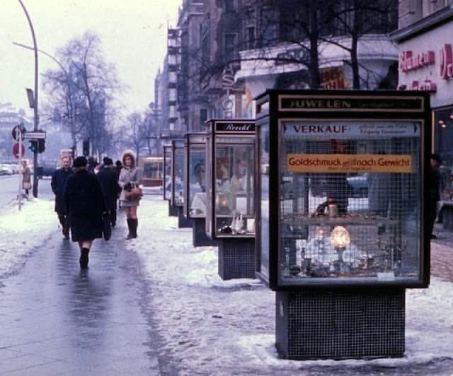 slowberlin's tweet photo. Ku’damm, 1970 by Barbara Ann Spengler #berlin https://t.co/wai5zq98gd