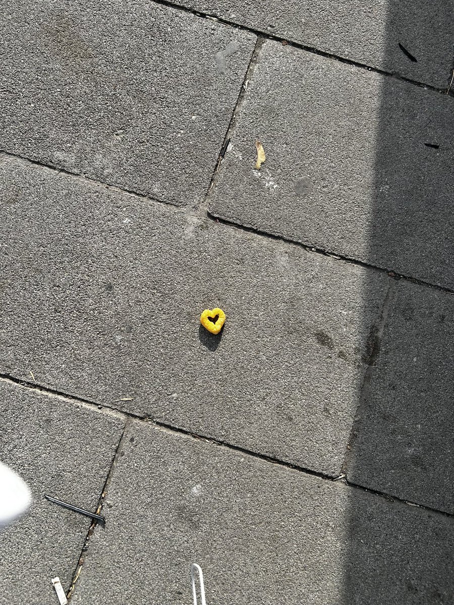 aysegnyd's tweet photo. Ne yapmamız gerektiğini biliyoruz 
#randomheart
#kalp https://t.co/vvNmvlbbWD