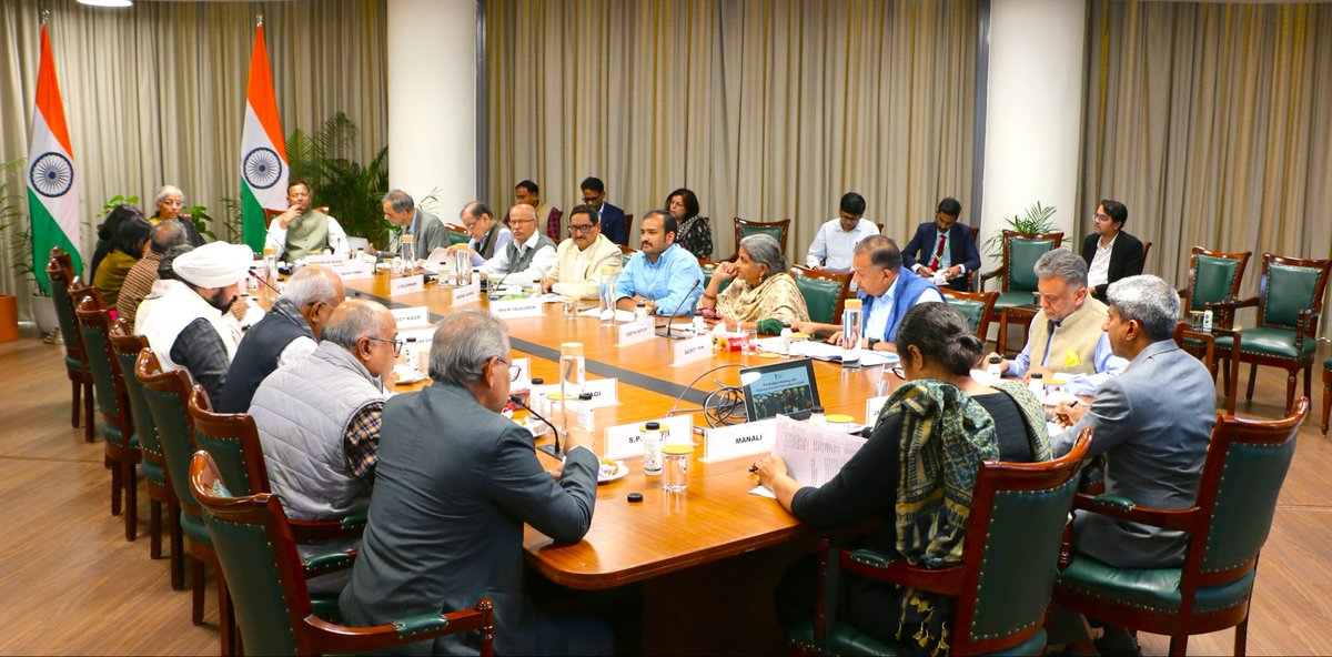 FinMinIndia's tweet image. Union Minister for Finance &amp;amp; Corporate Affairs Smt. @nsitharaman chairs the 10th Pre-Budget Consultation with representatives of trade unions and labour organisations in connection with the forthcoming Union Budget 2026-27, in New Delhi, today.

The meeting was also attended by…