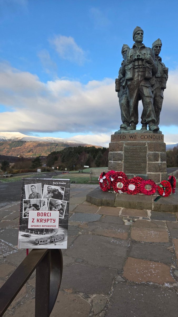 nebzyk's tweet image. @JarynAJenda se vrátili do mist, kde získali výcvik pro svůj úkol.

Tento památník patří i jim 🫡

@simtefamily

 #BorciZkrypty