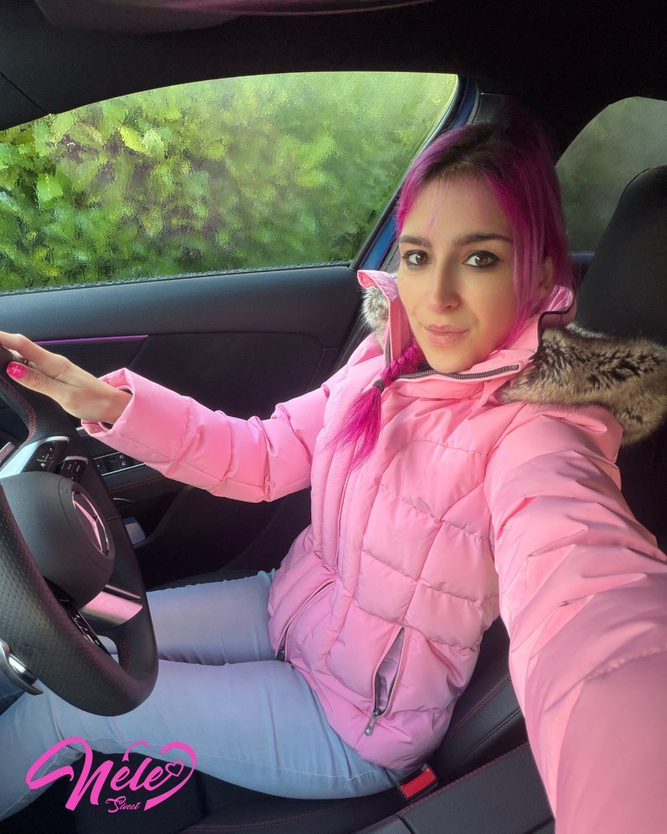 Donnerstagvormittag, ich – unterwegs, wild im Kopf &amp; ready für alles, was kommt 😏
#donnerstagsvibes #onthego #carmood #softnaughty #morningdrive