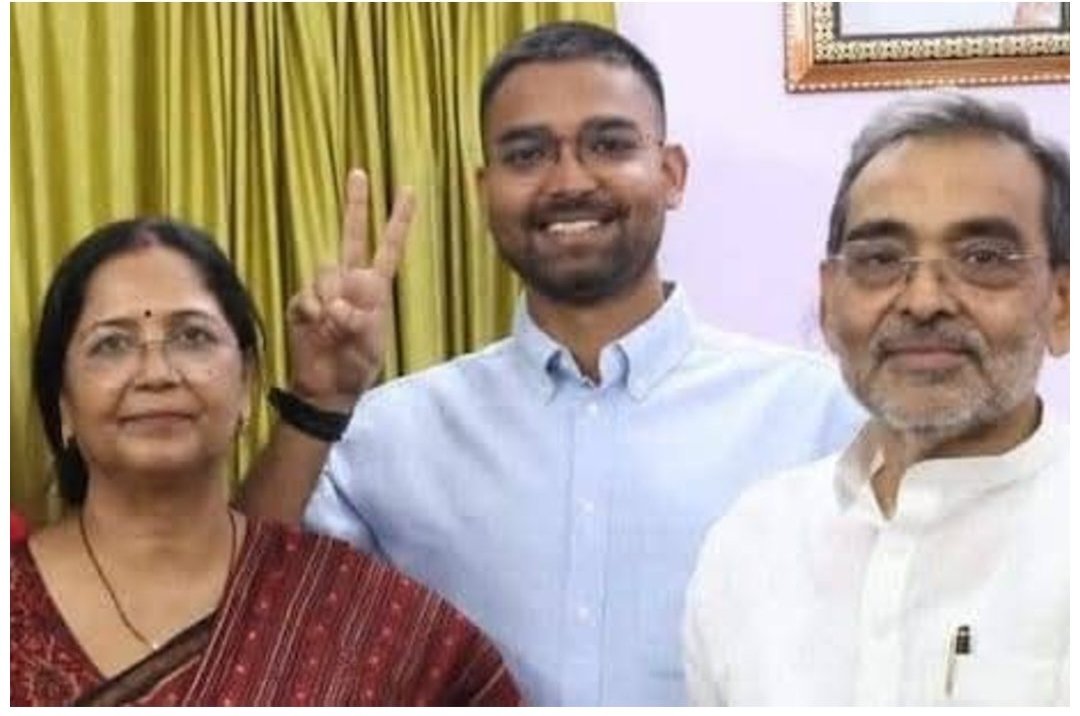 JezeeshanFaizee's tweet image. युवा नेता @RLMofIndia 2025 बिहार मंत्रालय में शामिल किया है इसके लिए पार्टी के अध्यक्ष राज्यसभा सांसद माननीय उपेंद्र कुशवाहा जी को मुबारकबाद आपके इस सही फैसले को सलाम है। @UpendraKushRLM जी। दीपिक प्रकाश जी को मंत्री बनने पर राजनीतिक पारी की शुरुआत ढेर सारी मुबारकबाद।