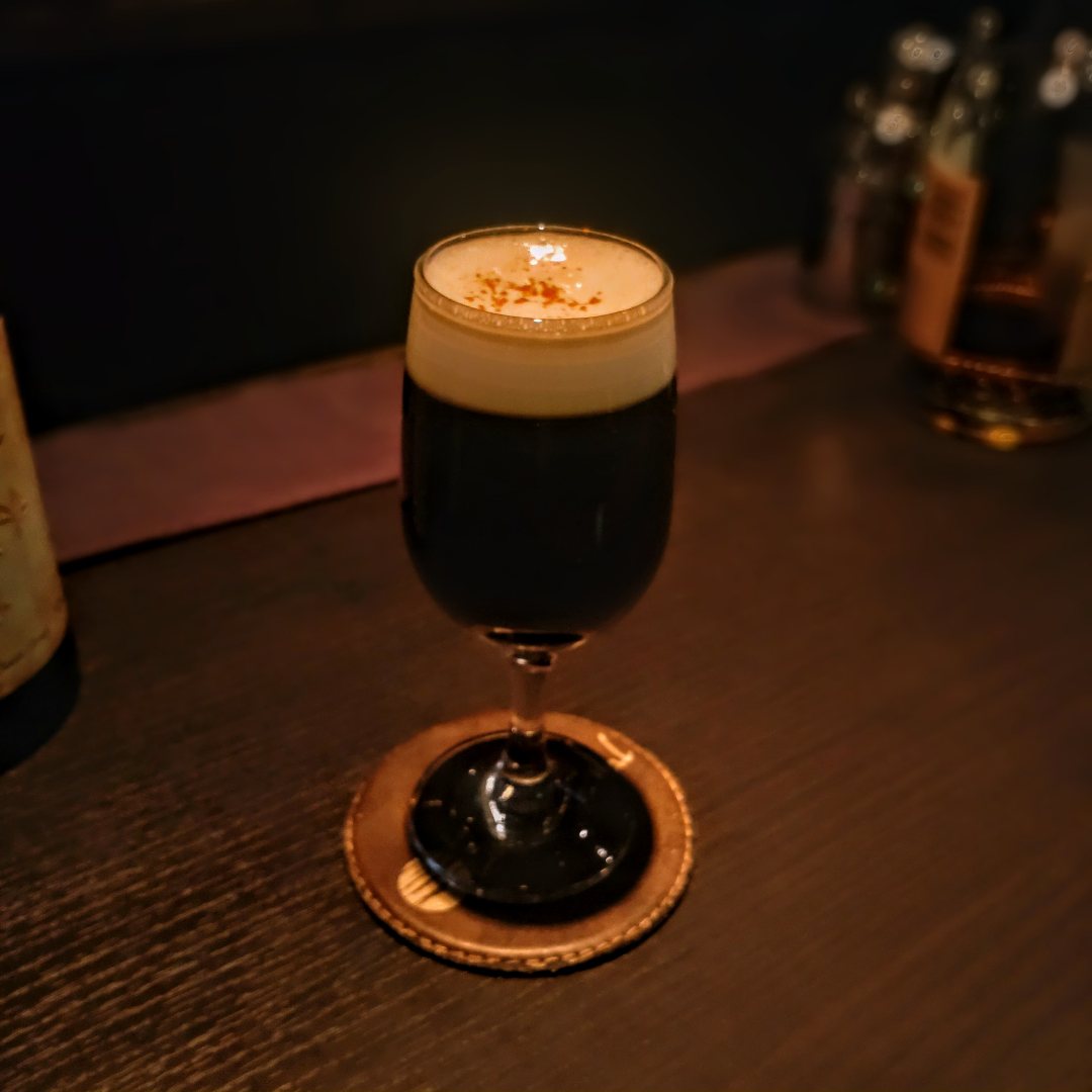 2025年11月20日は15時オープンです
18時まではノーチャージ
ラムをはじめお茶珈琲だけでもお気軽にどうぞ！

温かいカクテルも美味しい季節になりました！

それでは本日も24時までよろしくお願いいたします

#三宮バー #ラム酒 #ラム #神戸サウナ #ハイボール #ホットカクテル #ラムリッシュコーヒー