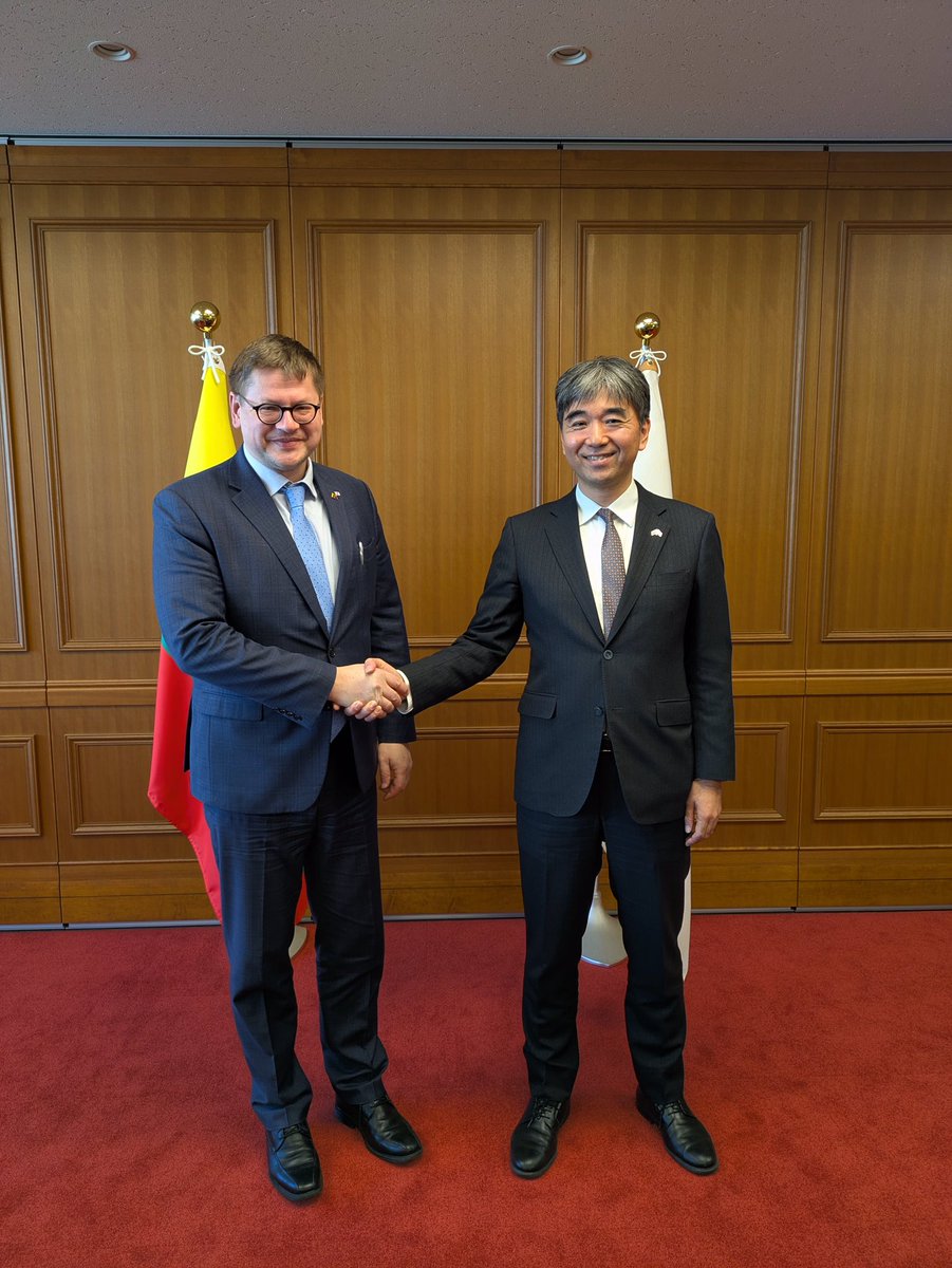 ModJapan_en's tweet image. The 3rd Japan-Lithuania Military to Military Dialogue was held in Tokyo on Nov 20. Topics including regional affairs, defense policy of both countries, and defense cooperation &amp;amp; exchanges were discussed at the meeting.#JMOD/#JSDF will strengthen cooperation with #Lithuania🇯🇵🤝🇱🇹