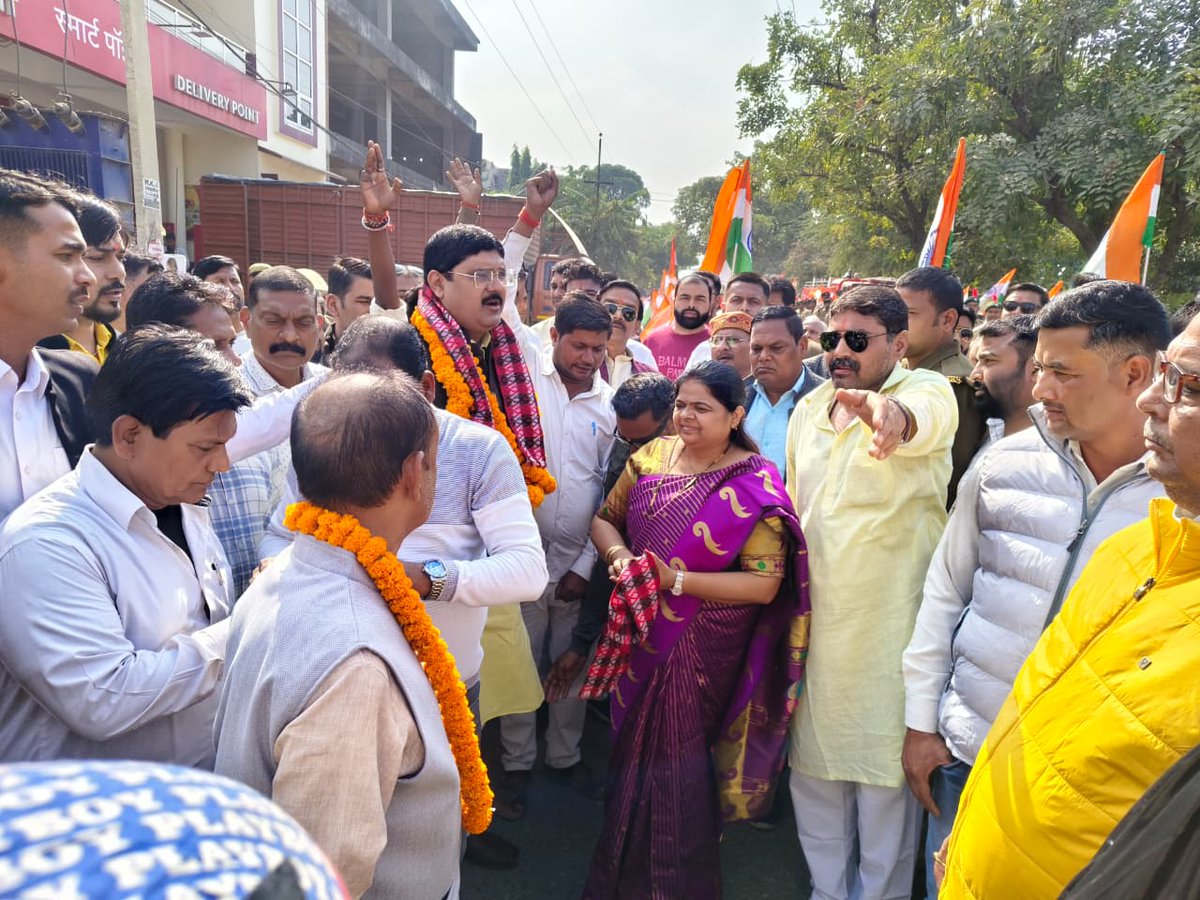 लौह पुरुष भारत रत्न सरदार वल्लभभाई पटेल जी की 150वीं जयंती पर नौतनवा विधानसभा में आयोजित ‘एकता यात्रा’ में मुख्य अतिथि के रूप में शामिल होकर राष्ट्र की एकता व अखंडता को नमन किया। जनप्रतिनिधियों व कार्यकर्ताओं की उत्साहपूर्ण उपस्थिति ने कार्यक्रम को सफल बनाया।

इस अवसर पर विधायक